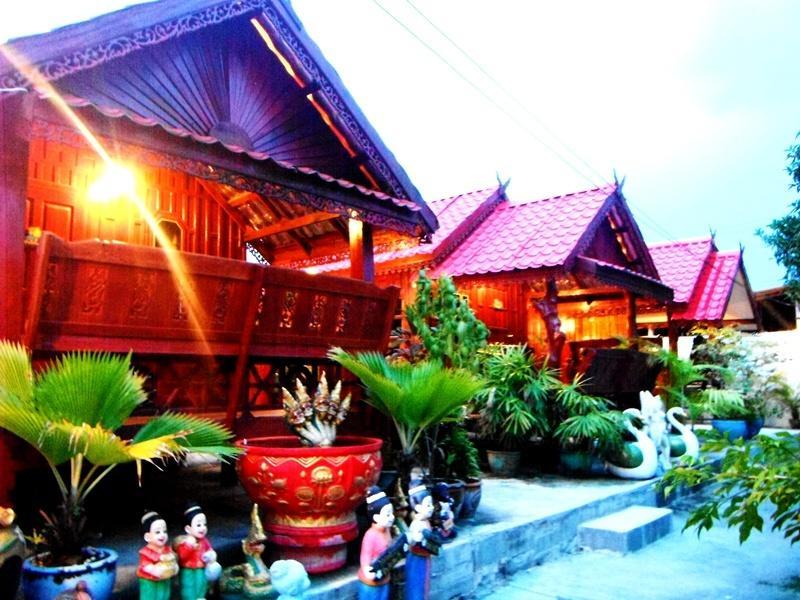 Suksomjai Hotel Rayong Esterno foto