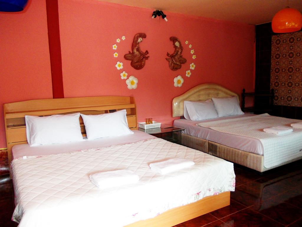 Suksomjai Hotel Rayong Esterno foto