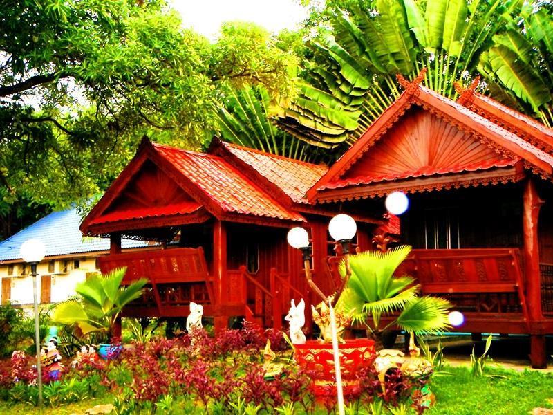 Suksomjai Hotel Rayong Esterno foto